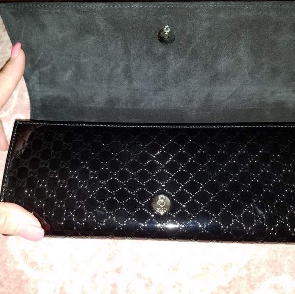 COPY - Black Gucci Embossed Patent Leather Clutch - Picture 2 of 8